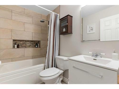 84 Glendale Way, Cochrane, AB - Indoor Photo Showing Bathroom