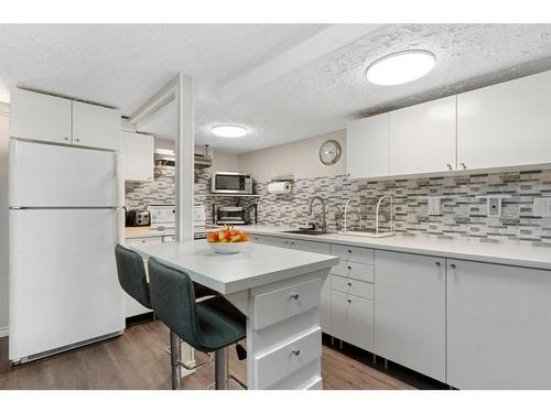 84 Glendale Way, Cochrane, AB - Indoor Photo Showing Kitchen