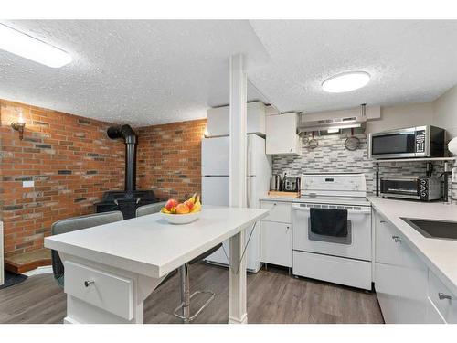 84 Glendale Way, Cochrane, AB - Indoor Photo Showing Kitchen