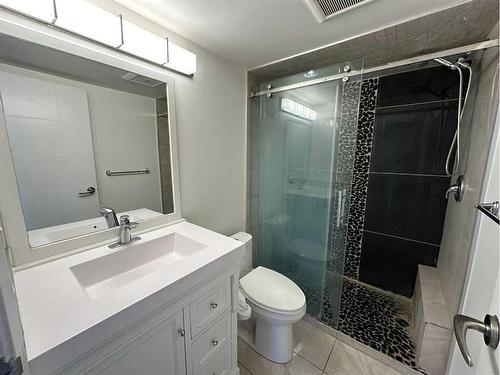 1509-738 3 Avenue Sw, Calgary, AB - Indoor Photo Showing Bathroom