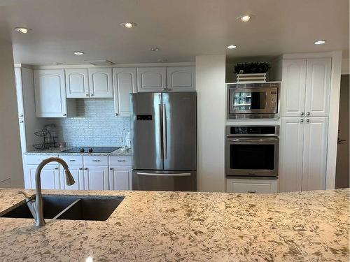 1509-738 3 Avenue Sw, Calgary, AB - Indoor Photo Showing Kitchen With Stainless Steel Kitchen With Double Sink With Upgraded Kitchen