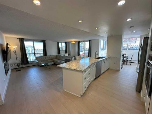 1509-738 3 Avenue Sw, Calgary, AB - Indoor Photo Showing Kitchen