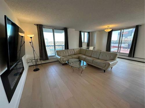 1509-738 3 Avenue Sw, Calgary, AB - Indoor Photo Showing Living Room