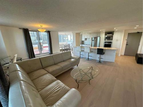 1509-738 3 Avenue Sw, Calgary, AB - Indoor Photo Showing Living Room