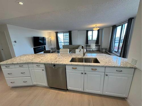 1509-738 3 Avenue Sw, Calgary, AB - Indoor Photo Showing Kitchen