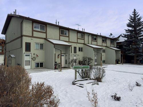 8-630 3Rd Street, Canmore, AB - Outdoor