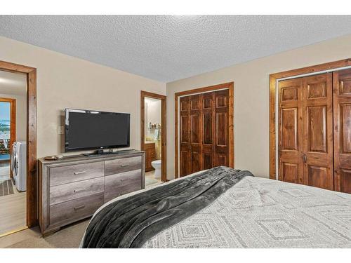 8-630 3Rd Street, Canmore, AB - Indoor Photo Showing Bedroom