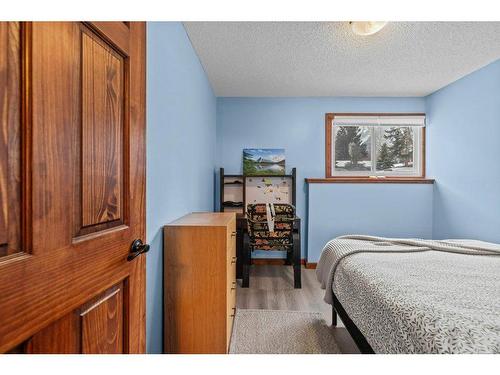 8-630 3Rd Street, Canmore, AB - Indoor Photo Showing Bedroom