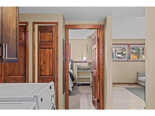 8-630 3Rd Street, Canmore, AB - Indoor Photo Showing Laundry Room