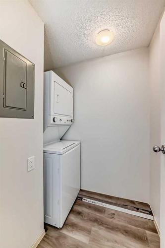 12-2812 Edenwold Heights Nw, Calgary, AB - Indoor Photo Showing Laundry Room