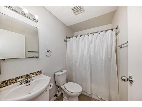 12-2812 Edenwold Heights Nw, Calgary, AB - Indoor Photo Showing Bathroom