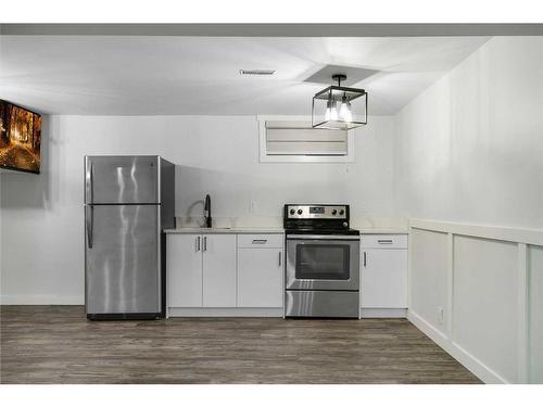 7027 Huntbourne Green Ne, Calgary, AB - Indoor Photo Showing Kitchen With Stainless Steel Kitchen