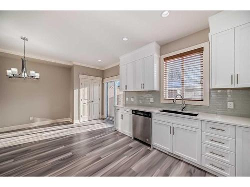 427 36 Avenue Nw, Calgary, AB - Indoor Photo Showing Kitchen