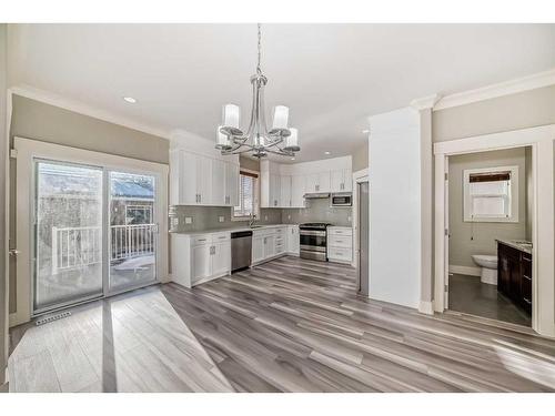 427 36 Avenue Nw, Calgary, AB - Indoor Photo Showing Kitchen