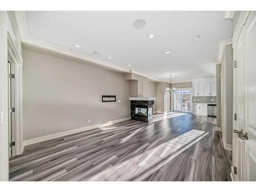 427 36 Avenue Nw, Calgary, AB - Indoor With Fireplace