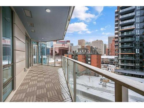 605-738 1 Avenue Sw, Calgary, AB - Outdoor With Balcony