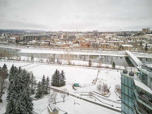 605-738 1 Avenue Sw, Calgary, AB - Outdoor With View