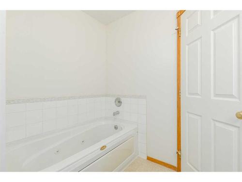 224 Tuscarora Heights Nw, Calgary, AB - Indoor Photo Showing Bathroom