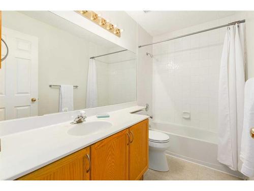 224 Tuscarora Heights Nw, Calgary, AB - Indoor Photo Showing Bathroom