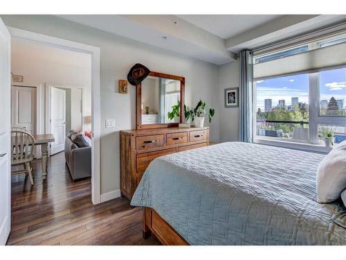 406-607 17 Avenue Nw, Calgary, AB - Indoor Photo Showing Bedroom