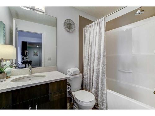 406-607 17 Avenue Nw, Calgary, AB - Indoor Photo Showing Bathroom