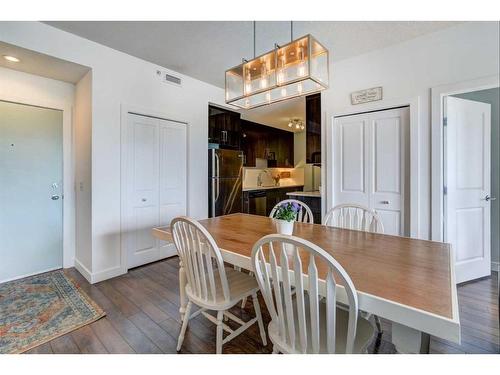 406-607 17 Avenue Nw, Calgary, AB - Indoor Photo Showing Dining Room