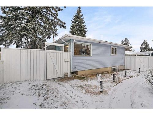 4504 14 Street Nw, Calgary, AB - Outdoor