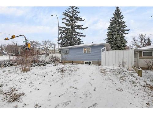 4504 14 Street Nw, Calgary, AB - Outdoor