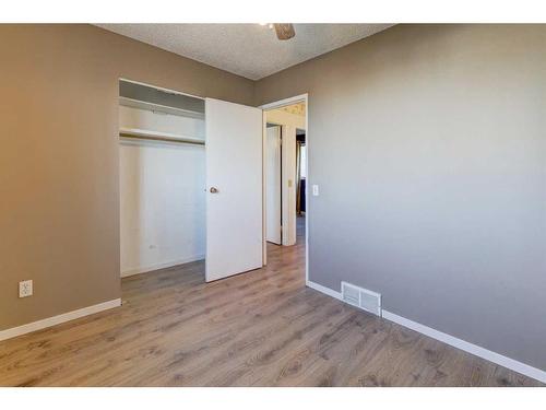 341-405 64 Avenue Ne, Calgary, AB - Indoor Photo Showing Other Room