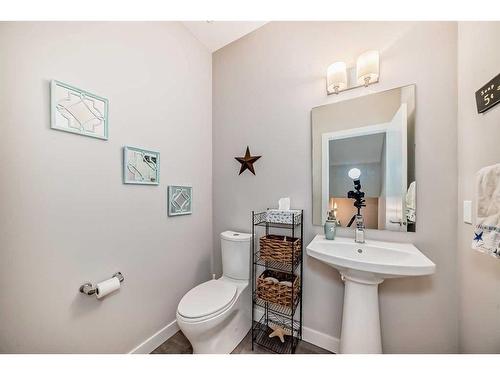 1-2420 30 Street Sw, Calgary, AB - Indoor Photo Showing Bathroom