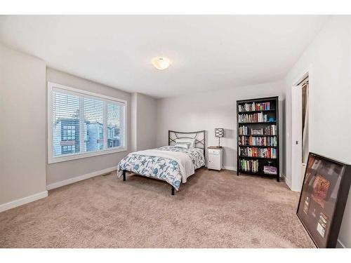 1-2420 30 Street Sw, Calgary, AB - Indoor Photo Showing Bedroom