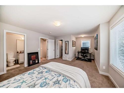 1-2420 30 Street Sw, Calgary, AB - Indoor Photo Showing Bedroom