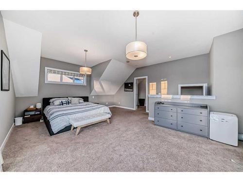 1-2420 30 Street Sw, Calgary, AB - Indoor Photo Showing Bedroom