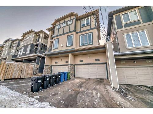 1-2420 30 Street Sw, Calgary, AB - Outdoor