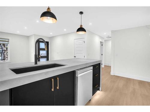 9819 2 Street Se, Calgary, AB - Indoor Photo Showing Kitchen