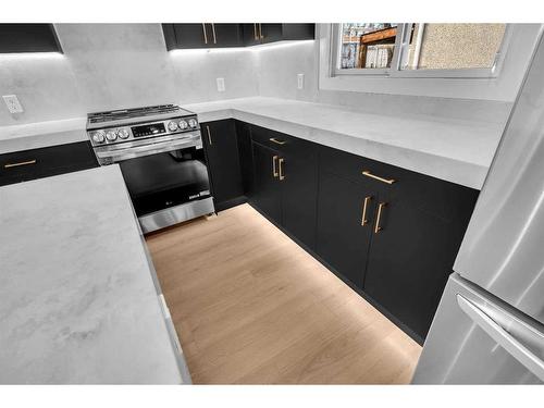 9819 2 Street Se, Calgary, AB - Indoor Photo Showing Kitchen