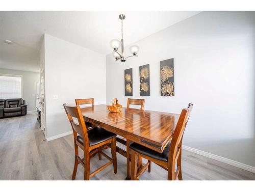 4002-1001 8 Street Nw, Airdrie, AB - Indoor Photo Showing Dining Room