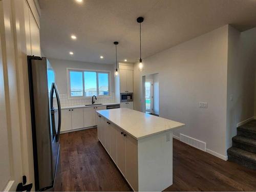 495 Lucas Boulevard Nw, Calgary, AB - Indoor Photo Showing Kitchen