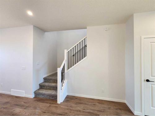 495 Lucas Boulevard Nw, Calgary, AB - Indoor Photo Showing Other Room