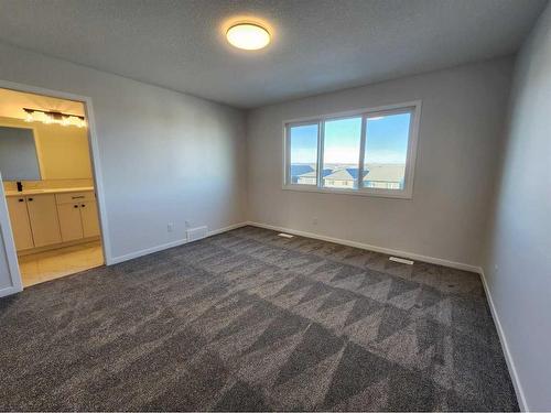 495 Lucas Boulevard Nw, Calgary, AB - Indoor Photo Showing Other Room