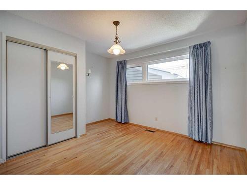 10832 Maplecreek Drive Se, Calgary, AB - Indoor Photo Showing Other Room