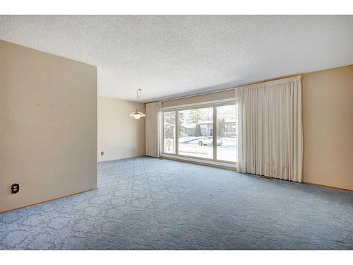 10832 Maplecreek Drive Se, Calgary, AB - Indoor Photo Showing Other Room