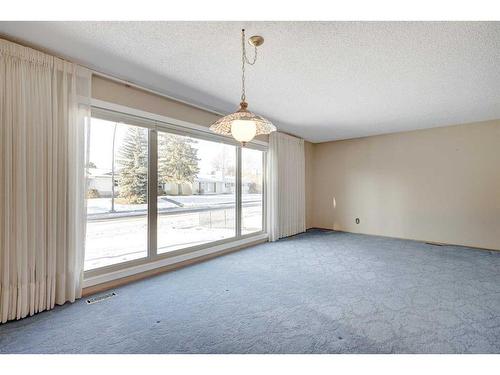 10832 Maplecreek Drive Se, Calgary, AB - Indoor Photo Showing Other Room