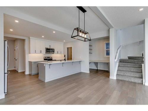 23 Wolf Hollow Road Se, Calgary, AB - Indoor Photo Showing Kitchen