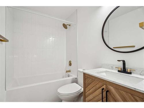 111-1055 72 Avenue Nw, Calgary, AB - Indoor Photo Showing Bathroom