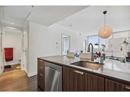 1006-626 14 Avenue Sw, Calgary, AB - Indoor Photo Showing Kitchen