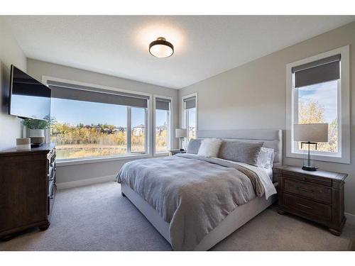 24 Royal Elm Green Nw, Calgary, AB - Indoor Photo Showing Bedroom