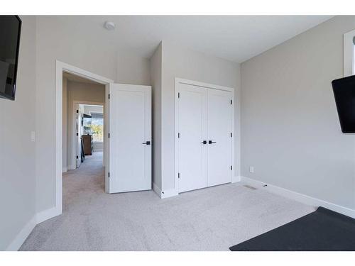 24 Royal Elm Green Nw, Calgary, AB - Indoor Photo Showing Other Room