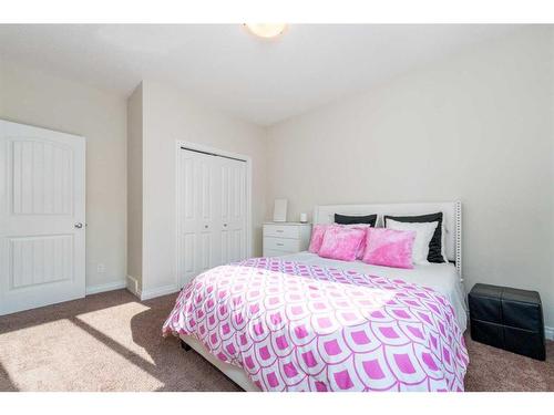 76 Mahogany Manor Se, Calgary, AB - Indoor Photo Showing Bedroom