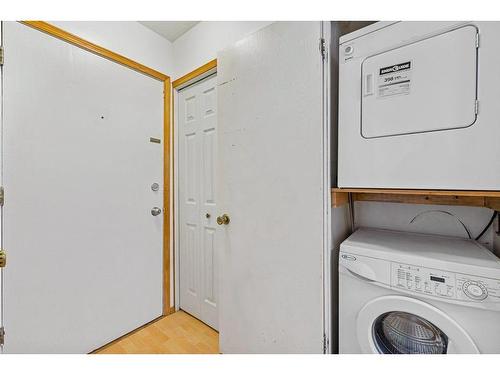 10-3519 49 Street Nw, Calgary, AB - Indoor Photo Showing Laundry Room